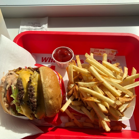 Meet your Posher, Cindy - Picture 6 of 7